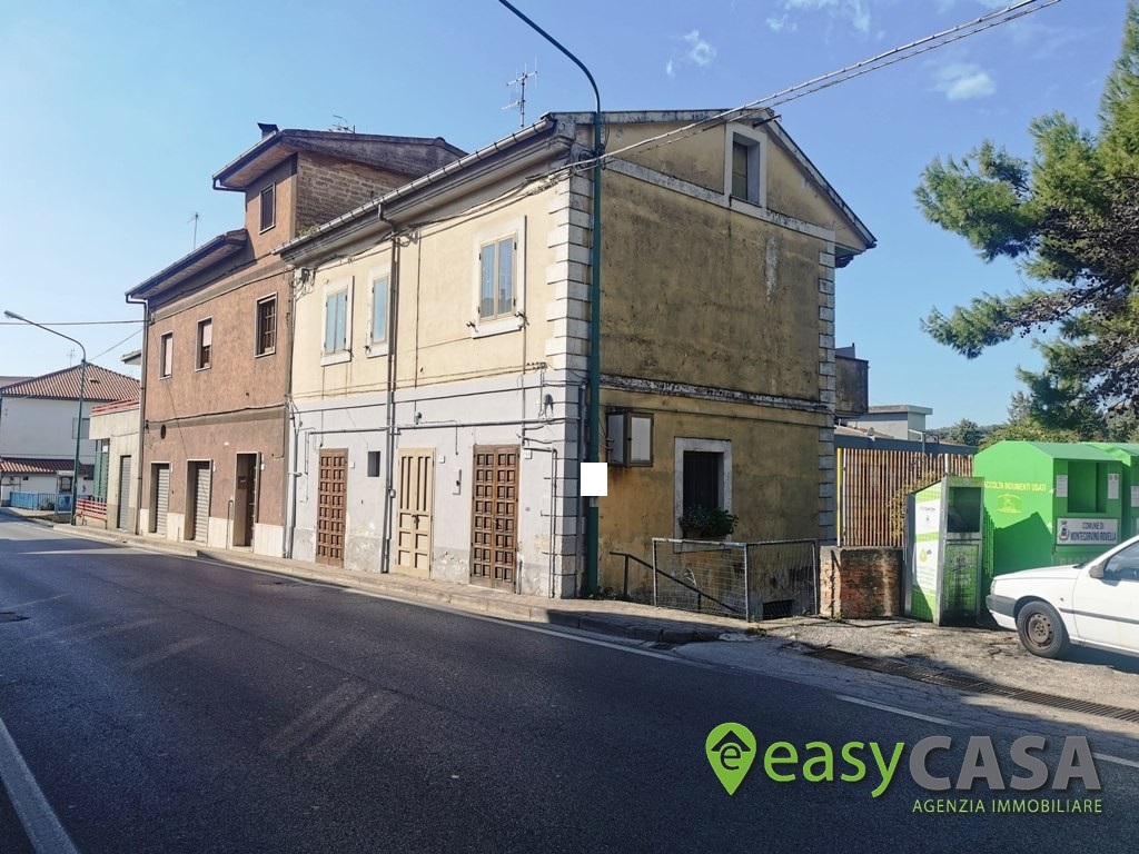 Porzione di fabbricato a Montecorvino Rovella (SA)