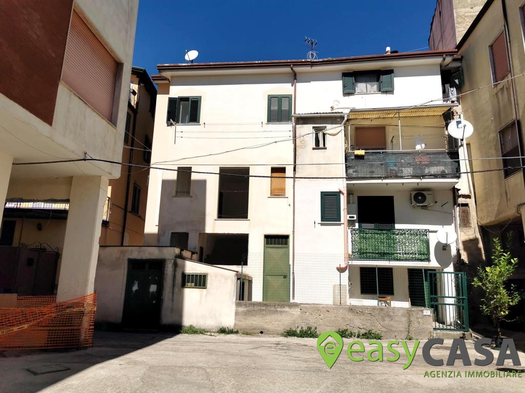 Soluzione con ingresso indipendente ad Olevano sul Tusciano (SA)
