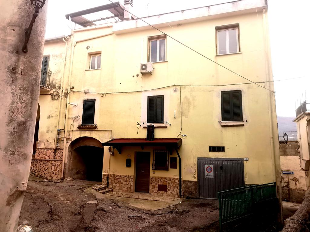 Appartamento in centro urbano a Montecorvino Rovella